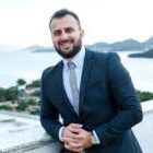 image-cliente-homem-vestido-socialmente-e-deixou-um depoimento-no-perfil-google-empresa